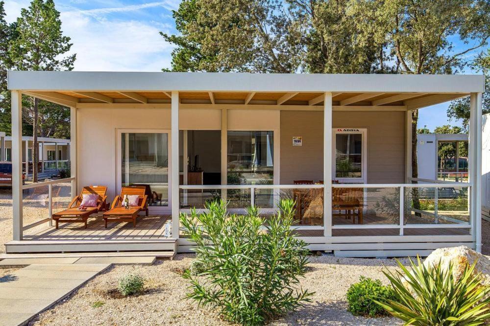 Mobile Homes Mediteran In Caravan Park Strasko, โนวาลยา ภายนอก รูปภาพ