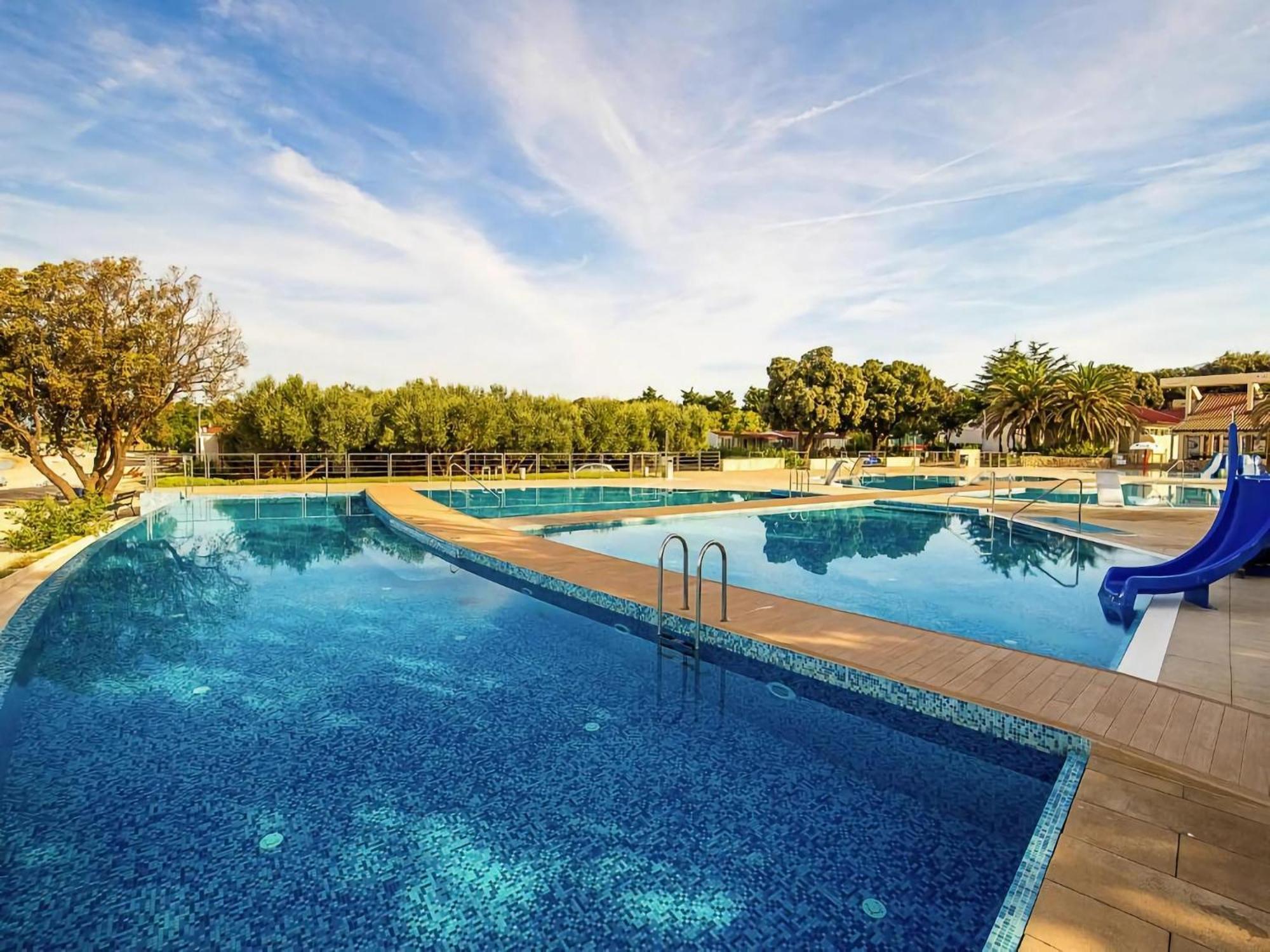 Mobile Homes Mediteran In Caravan Park Strasko, โนวาลยา ภายนอก รูปภาพ