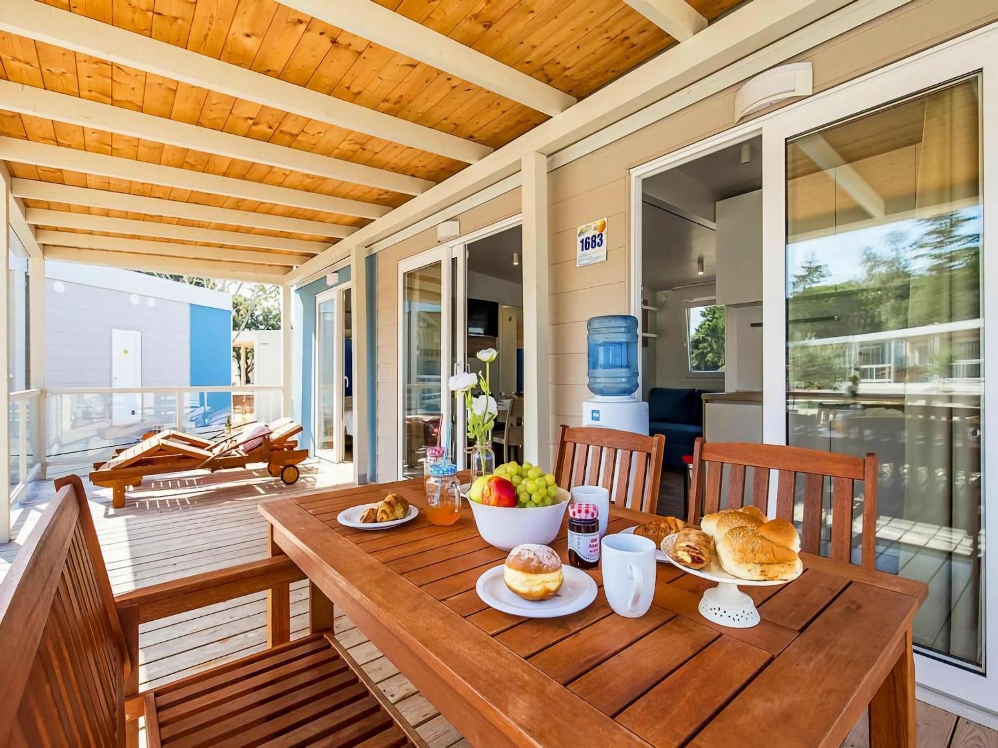 Mobile Homes Mediteran In Caravan Park Strasko, โนวาลยา ภายนอก รูปภาพ