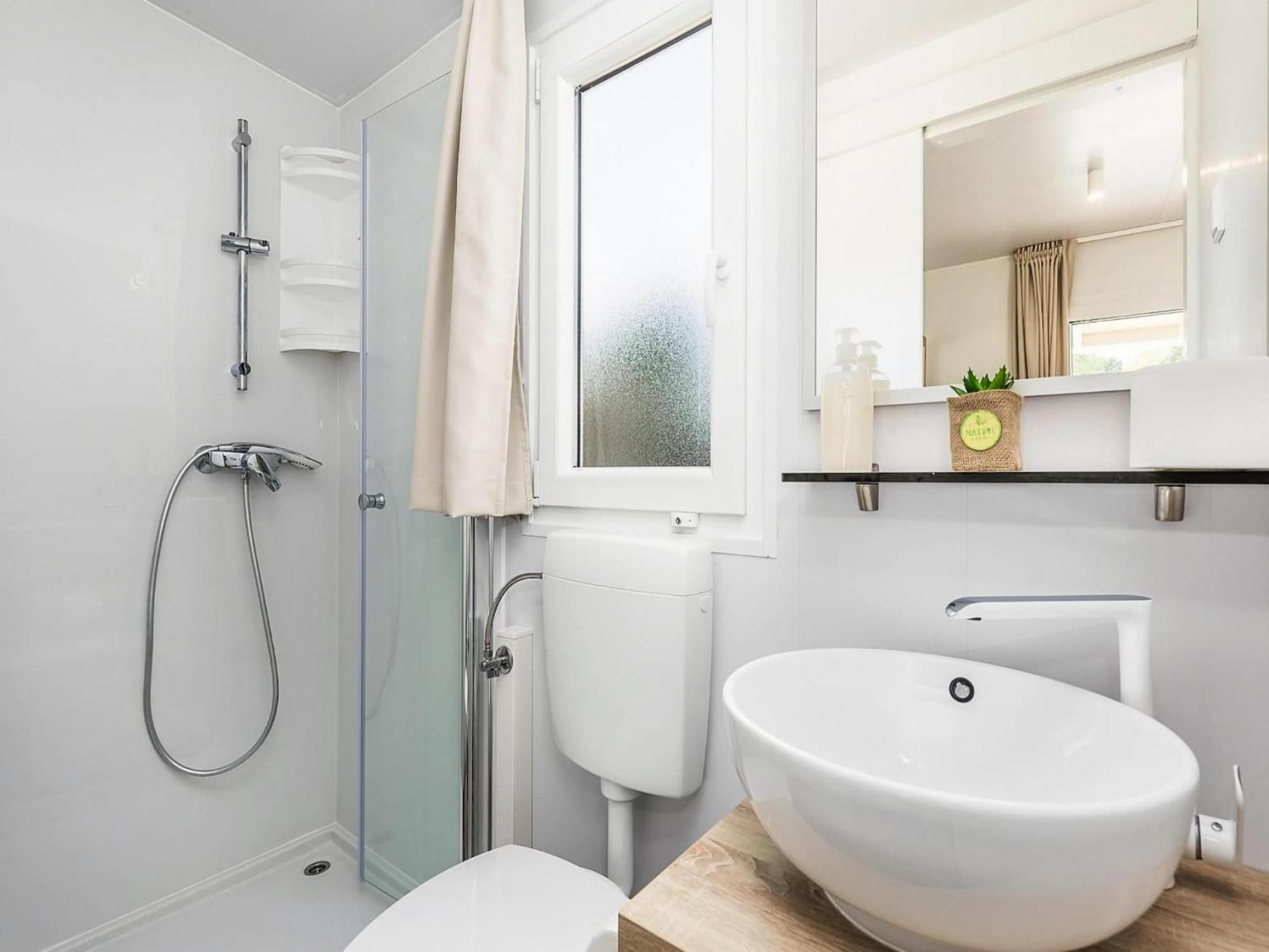 Mobile Homes Mediteran In Caravan Park Strasko, โนวาลยา ภายนอก รูปภาพ