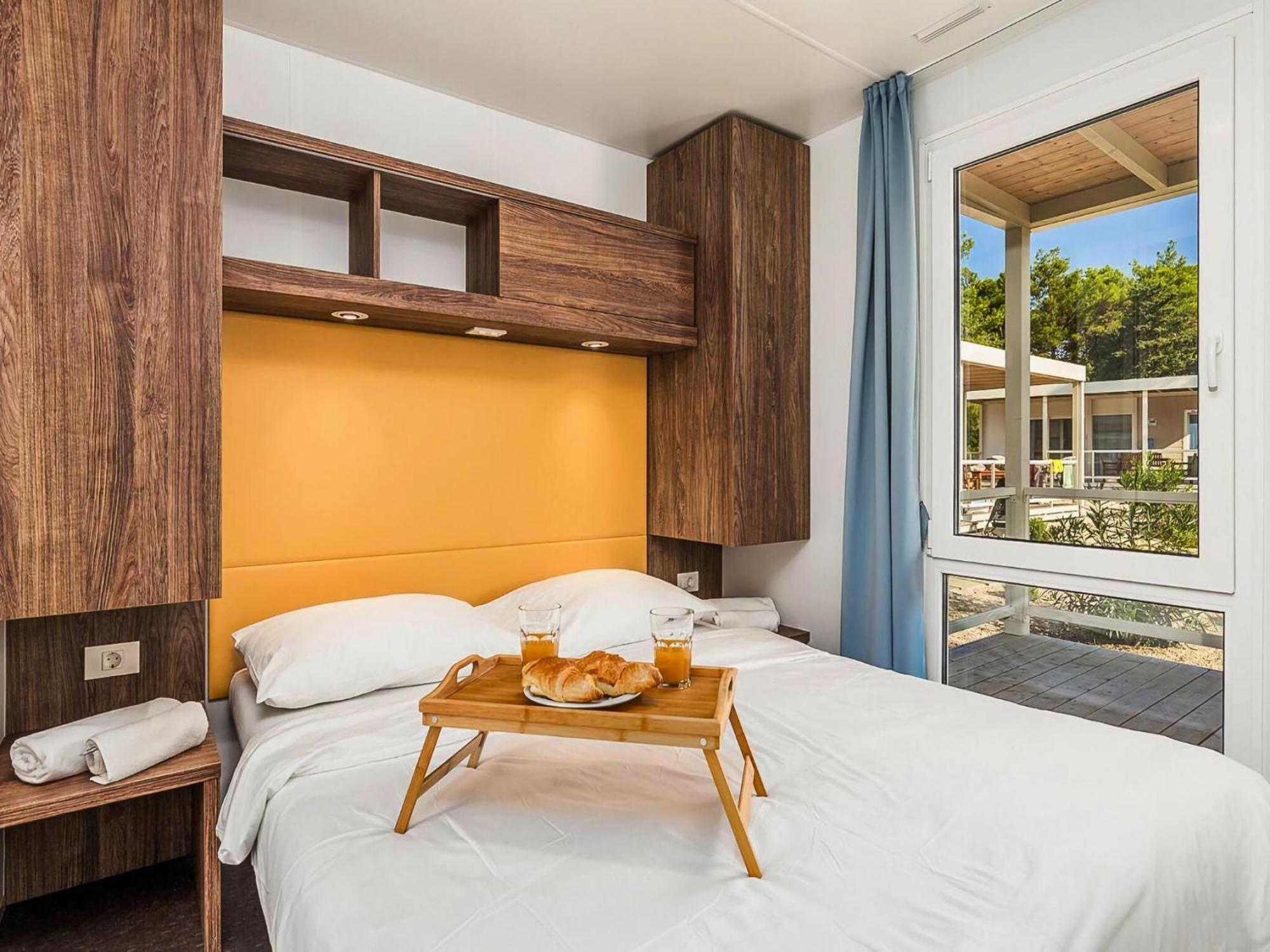 Mobile Homes Mediteran In Caravan Park Strasko, โนวาลยา ภายนอก รูปภาพ