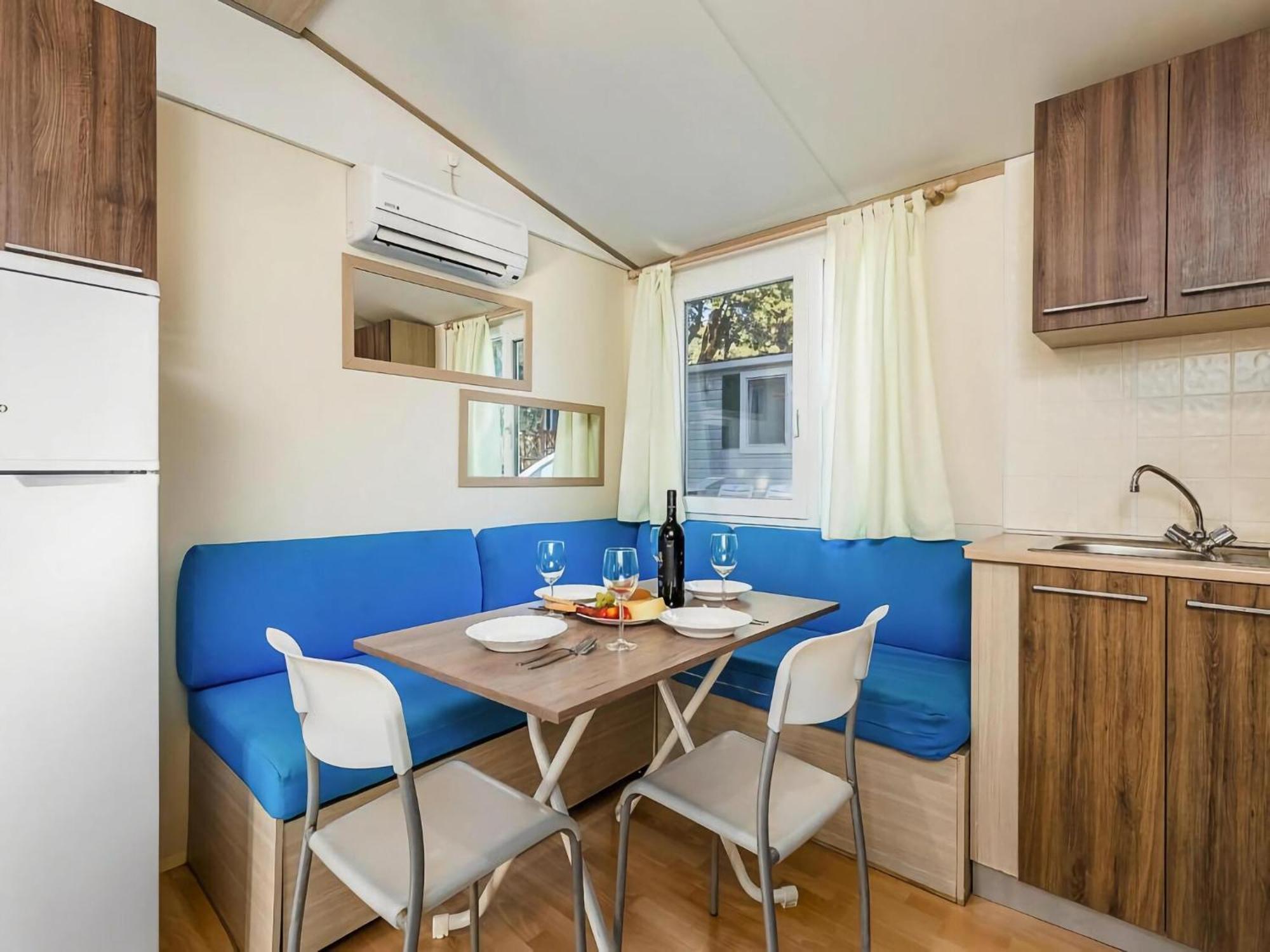 Mobile Homes Mediteran In Caravan Park Strasko, โนวาลยา ภายนอก รูปภาพ